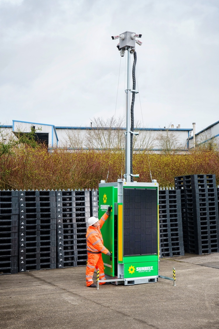 Sunbelt Rentals invests in our site X-SOLAR SECURITY towers.