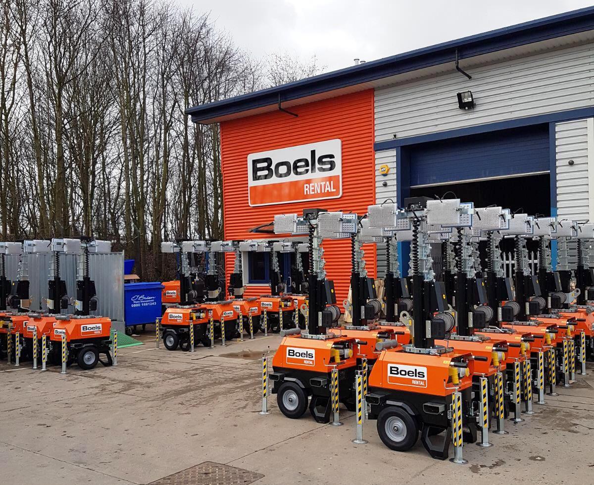 Boels lights up COVID-19 testing sites with our X-CHAIN sets